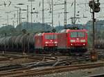 185 069-2 rangiert am 24.07.2011 vorsichtig an 185 223-5, die bereits an einem Kesselzug steht.