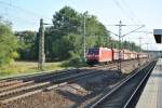 Eine Baureihe 185 am 02.09.2011 mit einem Gterzug in Langen Flugsicherung.