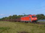 185 403-3 (Green Cargo) ist mit einem Schttgutwagenzug am 04.10.2011 bei Waghusel