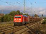 Die saubere 185 348-0 zieht den Rheinsandzug am 19.10.2011 durch Einsiedlerhof