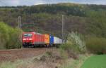 185 049 mit TEC 98900 Wien Freudenau Hafen - Maschen Rbf, am 16.04.2011 bei Freden