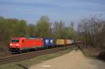 Die 185 357-1 am 03.04.2012 in Unkel.
