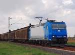 In Richtung Kln fahrend kommt am Freitagnachmittag die 185 515-4 mit einem Schiebewandwagenzug bei Allerheiligen die Kbs 495 entlang gefahren....20.4.2012