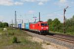 185 268 mit einem Containerzug am 17.05.2012 in Eggolsheim.
