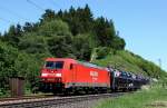 Railion DB Logistics 185 292-0 vor Ganzzug Autotransport Richtung Nrnberg, KBS 880 Passau - Nrnberg, fotografiert bei Kleinalfalterbach am 25.05.2012 --> Unmittelbar neben dieser Stelle befand sich