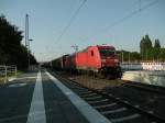 Am 25.07.2012 kam 185 246 mit einem gemischten Gterzug durch den Bahnhof Elze.