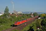 185 292-0 + 185 370-4 mit einem Erzzug bei Wiesbaden-Ost. 17.05.12