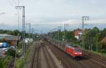 185 007-2 fuhr am 20.09.2012 mit einem Gterzug von Emden nach Osnabrck, hier in Leer.