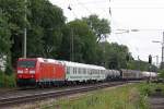 185 040 mit zwei Personenwagen und einem Gterzug in Ratingen-Lintorf am 9.6.12.