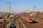 185 203-7 fuhr am 04.03.2012 mit einem Autozug von Emden nach Osnabrck, hier in Leer.