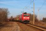 Bedingt durch den Umleiterverkehr vom Leipziger Gttering kam auch 185 023-9 am 06.03.13 mit ihrem gemischten Gterzug von Falkenberg/Rderau in Richtung Leipzig-Engelsdorf herunter.