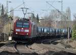 185 010-6 in Doppeltraktion beim Transport von Stahlrollen auf Flachwagen - Bonn-Beuel 06.03.2013