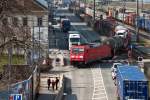 DB 185 338 berquert den Handelskai, in Richtung Wien Erdberger Lnde.