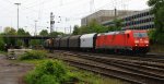 185 379-5 DB kommt aus Richtung Kln,Aachen-Hbf mit einem Kurzen Coilzug aus Linz- Voestalpine(A) nach Kortrijk(B) und fhrt in Aachen-West ein am Abend des 14.5.2013.