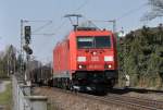 185 210-2 mit Rungenwagen durch Bonn-Beuel - 27.03.2013