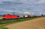 DB 185 380-3 vor Gterzug Richtung Regensburg, KBS 880 Passau - Nrnberg, fotografiert bei Stephansposching zwischen Plattling und Strakirchen am 07.05.2012