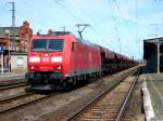 Am 07.07.2013 kam 185 013 mit einem Dnger oder Harnstoffzug durch Stendal und weiter Richtung Wittenberge.