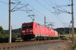 DB 185.357 und eine weitere 185 mit einem Gemischten Gterzug in Haiding am 27.7.2013