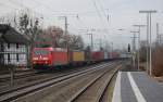 185 189-8 mit einem Containerzug am 19.12.2012 in Kreiensen