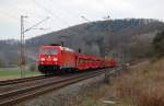 DBSR 185 224-3 mit einem leeren Autotransportzug am 19.04.2013 bei Salzderhelden