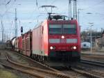 Am 27.12.2013 kam 185 157 mit einem gemischten Güterzug aus Richtung Uelzen durch Stendal und weiter in Richtung Berlin.