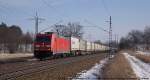 Und umgeleitet aufgrund eines Bahnbetriebsunfalls in Wolfen der 41912 von Wels Rbf nach Rostock Seehafen komplett mit DB Schenker Aufliegern in Ahrensdorf am 01.02.2014.