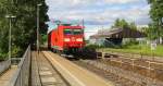 185 174-0 DB  kommt  als Lokzug aus Richtung Herzogenrath die Kohlscheider-Rampe hoch und fährt durch Kohlscheid in Richtung Richterich,Laurensberg ,Aachen-West. Bei Sonne und Wolken am Abend vom 24.5.2014.