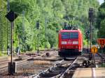 Ein Nachschuss von der 185 174-0 DB kommt als Lokzug aus Richtung Herzogenrath die Kohlscheider-Rampe hoch und fährt durch Kohlscheid in Richtung Richterich,Laurensberg ,Aachen-West. Bei Sonne und Wolken am Abend vom 24.5.2014.