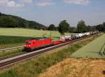 Die 185 213 mit einem KLV-Zug am 19.06.2014 unterwegs bei Einöd.