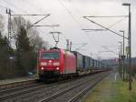 185 166-6 zieht am 11.Januar 2015 den LKW-Walter KLV durch Gundelsdorf in Richtung Saalfeld.