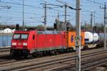 DB -  Bombardier TRAXX Lokomotive 185 385-2 im Bahnhof Asten Richtung Linz am 15.4.2014