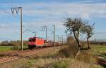 185 373-8 fuhr am 16.04.2015 mit einem Güterzug nach Emden, hier bei Veenhusen.