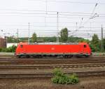 185 378-7 DB rangiert in Aachen-West.
Aufgenommen vom Bahnsteig in Aachen-West. 
Bei Sonne und Wolken am Nachmittag vom 26.6.2015.