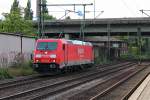 Durchfahrt von 185 303-5 aus Richtung Hafen in Hamburg Harburg am 13.08.2014 in Richtung Maschen.