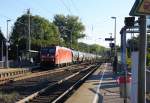 185 019-7 DB  kommt durch Kohlscheid aus Richtung Aachen-West mit einem langen Kesselzug aus Antwerpen-Kanaaldok(B) nach Millingen und fährt in Richtung Herzogenrath,Neuss.
Bei schönem Herbstwetter am Nachmittag vom 30.9.2015.