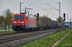 185 263-1 passiert am 12.04.16 mit einen Schienenzug Thüngersheim und ist in Richtung Gemünden/Main unterwegs.