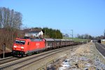 Aufgrund von Bauarbeiten auf der Passauer Bahn wurden am 16. März 2013 einige Güterzüge auf ihrem Weg nach Österreich über die KBS 950 umgeleitet. Am Vormittag konnte dieser gemischte Güterzug, geführt von 185 256, bei Vogl abgelichtet werden.