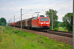 185 170-5 mit gemischten Güterzug bei Zschortau.
