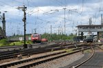 185 076 am 18.06.16 bei der Durchfahrt Koblenz-Lützel