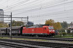 DB Lok 185 105-4 durchfährt den Bahnhof Pratteln.