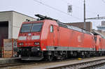 DB Lok 185 123-7 ist beim Güterbahnhof Muttenz abgestellt. Die Aufnahme stammt vom 12.12.2016.