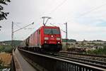 Und hier mein 5000stes Bild auf bahnbilder.de:    185 216-9 fuhr am 24.08.2015 mit einem gemischten Güterzug über die Donaubrücke bei Mariaort in Richtung Nürnberg.