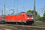 DB Lok 185 240-9 durchfährt den badischen Bahnhof. Die Aufnahme stammt vom 18.07.2018.