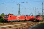 185 001-5 rangiert am 31.07.07 mit der Schwestermaschine 185 015-5 im Gterbahnhof von Ingolstadt, wobei den beiden 140 197-5 als Lz entgegenkommt.