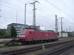 185 092-4 steht abgestellt in Singen(Htw) zwischen Gleis 2 und 3. 07.06.08