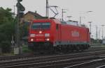 185 218-5 wartet auf  Grn  um in Bielefeld-Brackwede in den Abstellbereich zu gelangen, um dort am Abend des 03.09.2009 einen Gterzug zu bernehmen, der dann nach Hamm in den Rangierbahnhof gebracht wurde. Ein verspteter Talent der Eurobahn sorgte dafr, das man hier kanpp 15 Minuten Geduld haben mute.