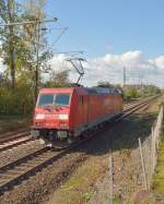 Lz ist die 185 263-1 bei Bttgen unterwegs. Sonntag 7.10.2012