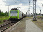 Am 10.06.2017 kam die 185 542 mit einem Tranczeraleszug aus Richtung Uelzen nach Stendal und fuhr weiter in Richtung Magdeburg.