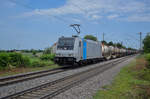 Die momentan für Railtraxx laufende 185 677 mit DGS 40165, Antwerpen Noord - Milano Segrate in Buggingen am 27.05.2018.