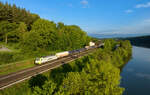 185 503 mit einem Güterzug am 19.05.2023 bei Seestetten.